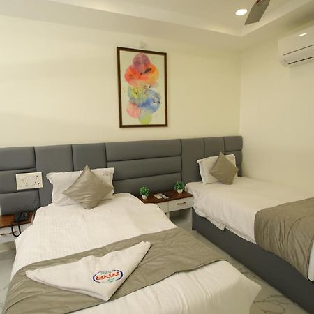 Hotel Radha Rani Residency Khammam Exterior foto