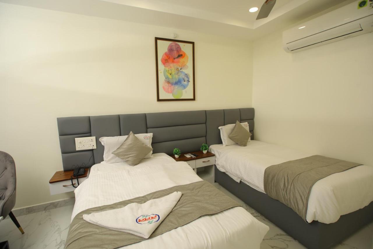 Hotel Radha Rani Residency Khammam Exterior foto