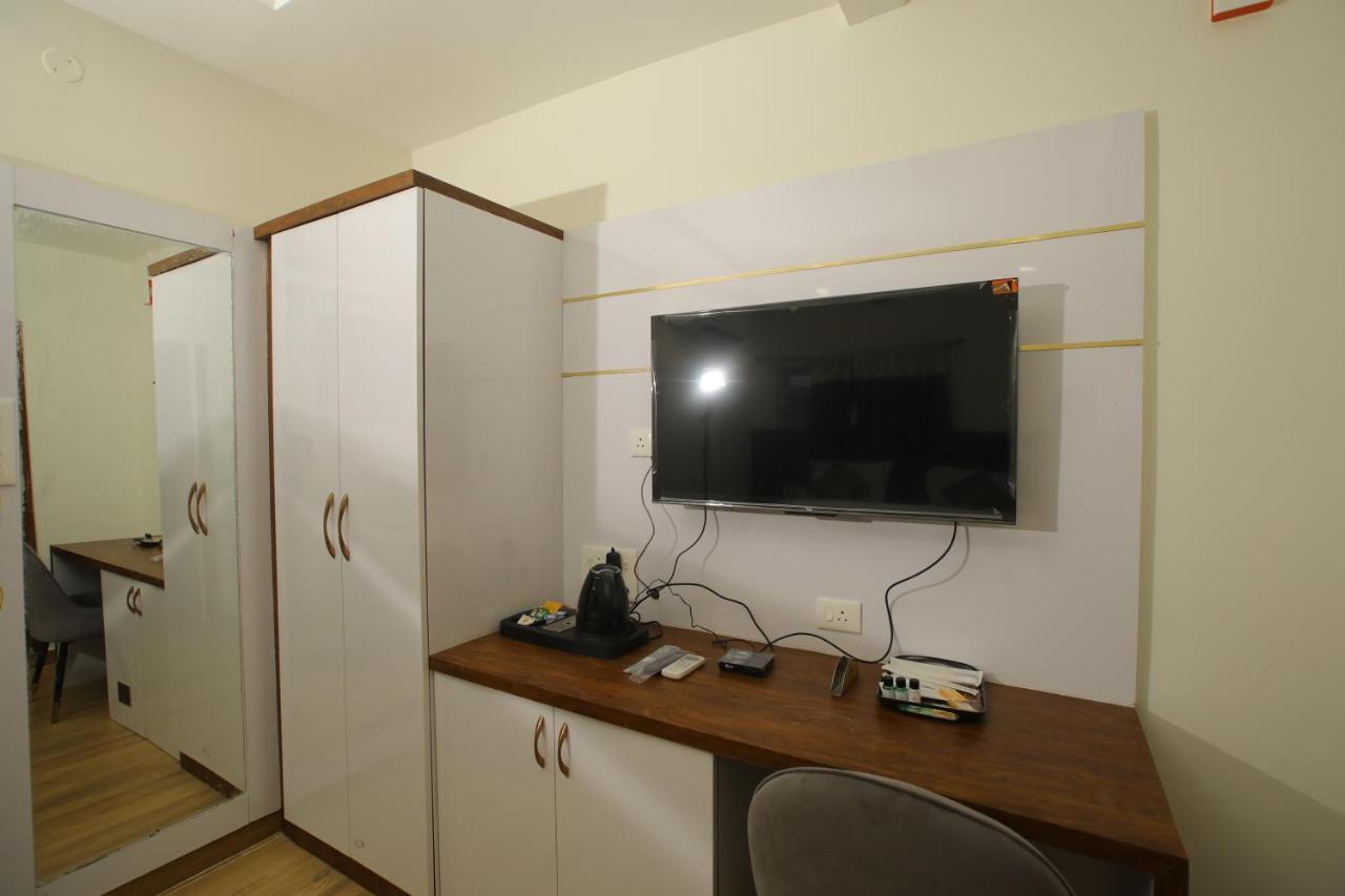 Hotel Radha Rani Residency Khammam Exterior foto