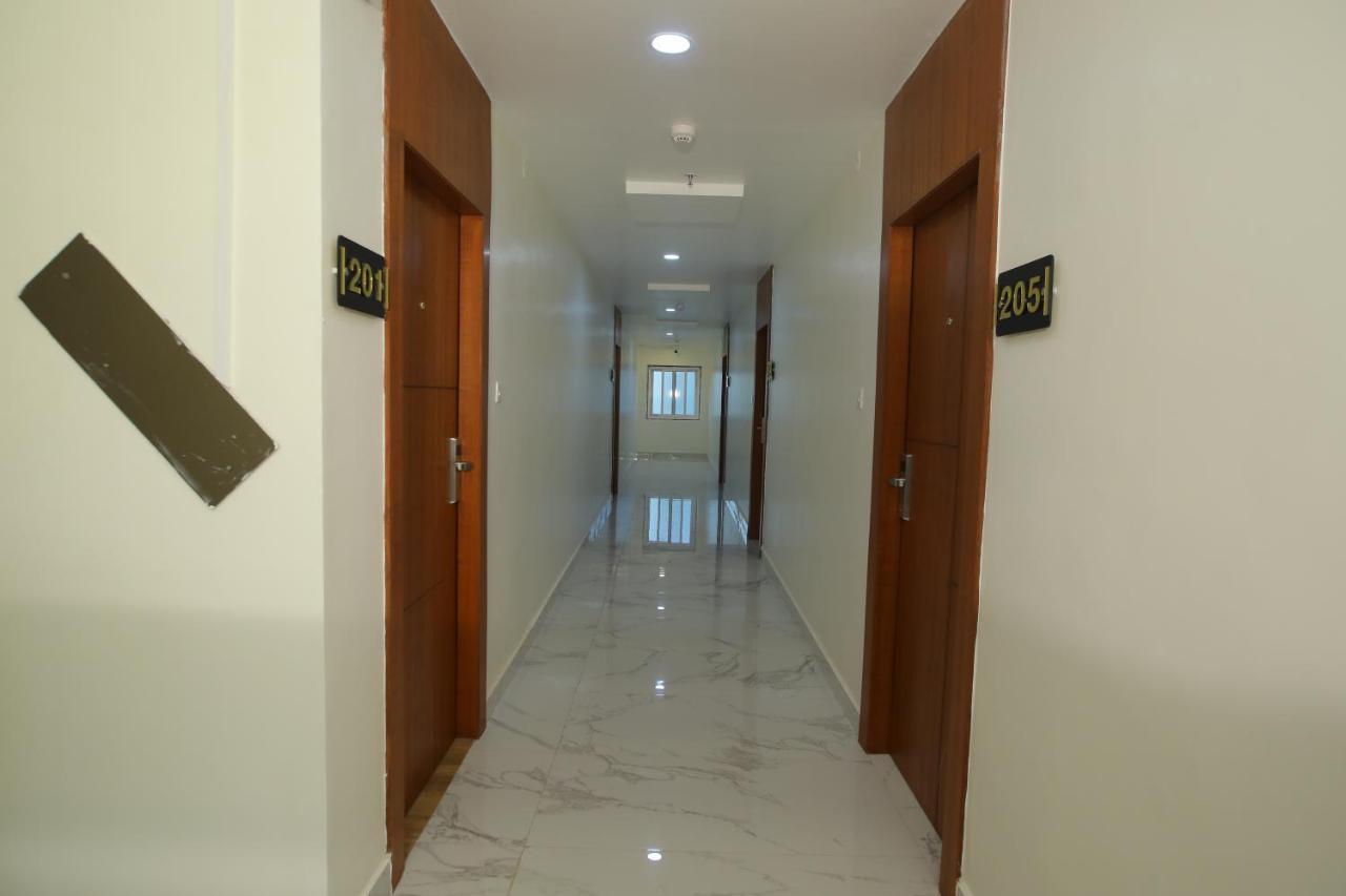 Hotel Radha Rani Residency Khammam Exterior foto
